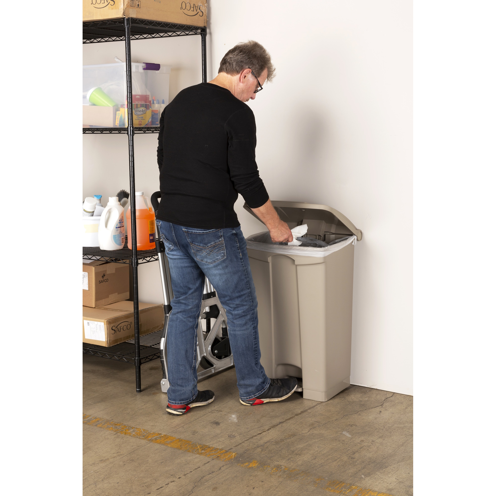Safco Plastic Step-On - 23 Gallon