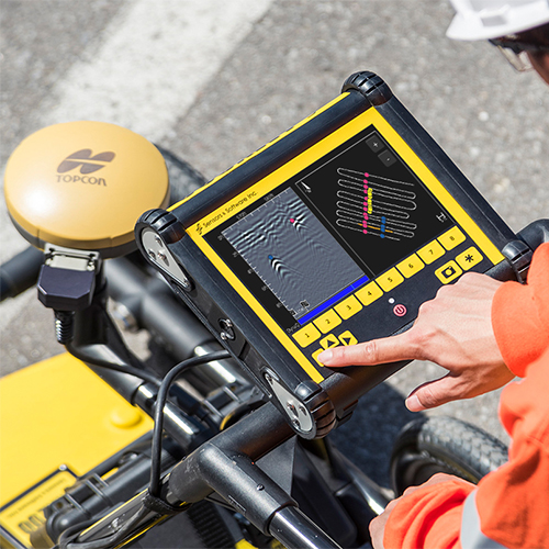 LMX200 GPR touch screen display with enhanced split view on site capabilities.